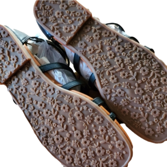 Size 9.5 Women's S.O. sandals. Brand New!! - Picture 4 of 4